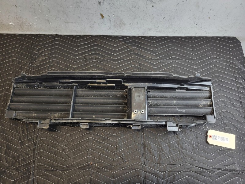Used Oem BMW Front Radiator Lower Grille Air Shutter 2023-2024 430Xi Gran Coupe