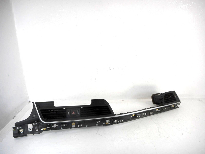18 Audi Q5 Center Dashboard Air Vent Assembly OEM