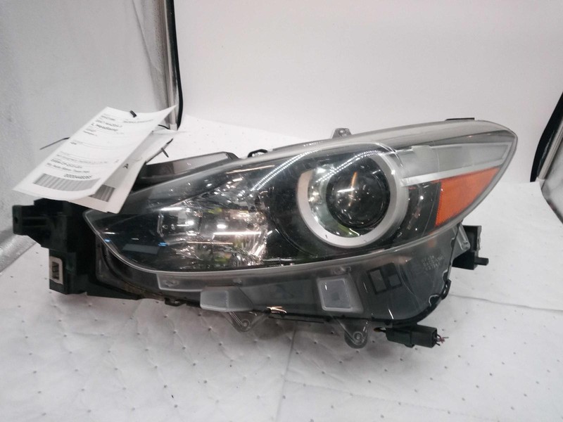 Used Left Headlight Assembly fits: 2017 Mazda 3 halogen Left Grade A