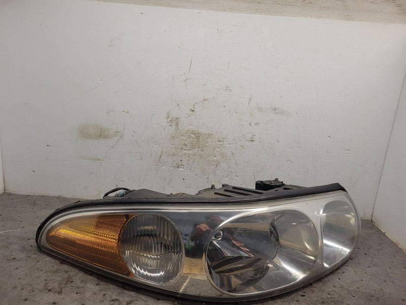 Passenger Headlight Custom Thru 9/19/04 Fits 00-05 LESABRE 1644458