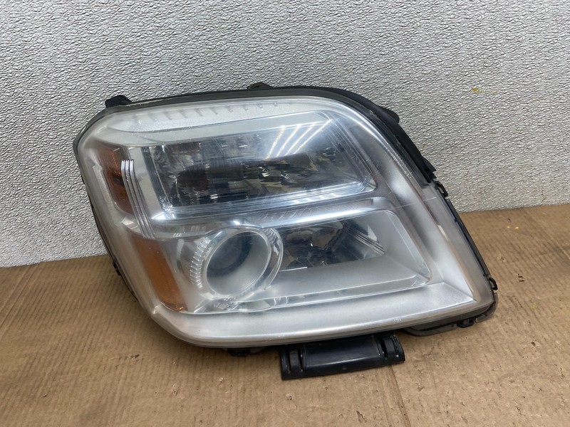 2010 to 2015 GMC Terrain Halogen Passenger Right Rh Side Headlight Oem AA6305 DW