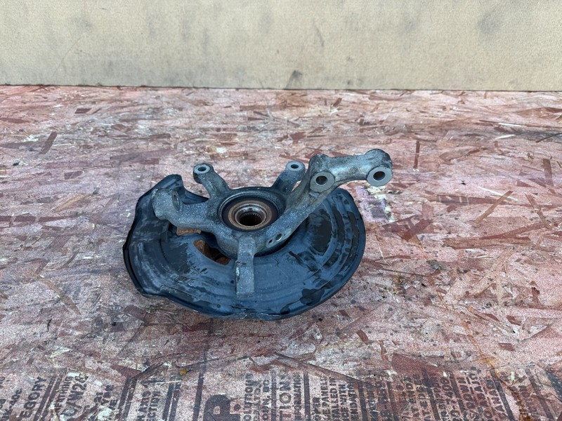 INFINITI QX30 2017-2019 OEM FRONT RIGHT PASSENGER SPINDLE KNUCKLE HUB 2.0T FWD