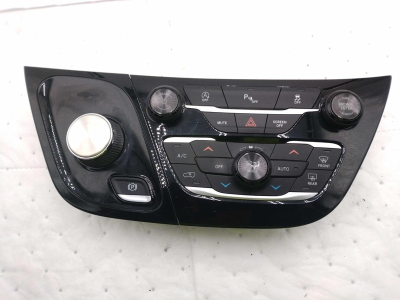 2018 Chrysler Pacifica A/C Selector Switch OEM White 67K Miles NJ25-26113-664417