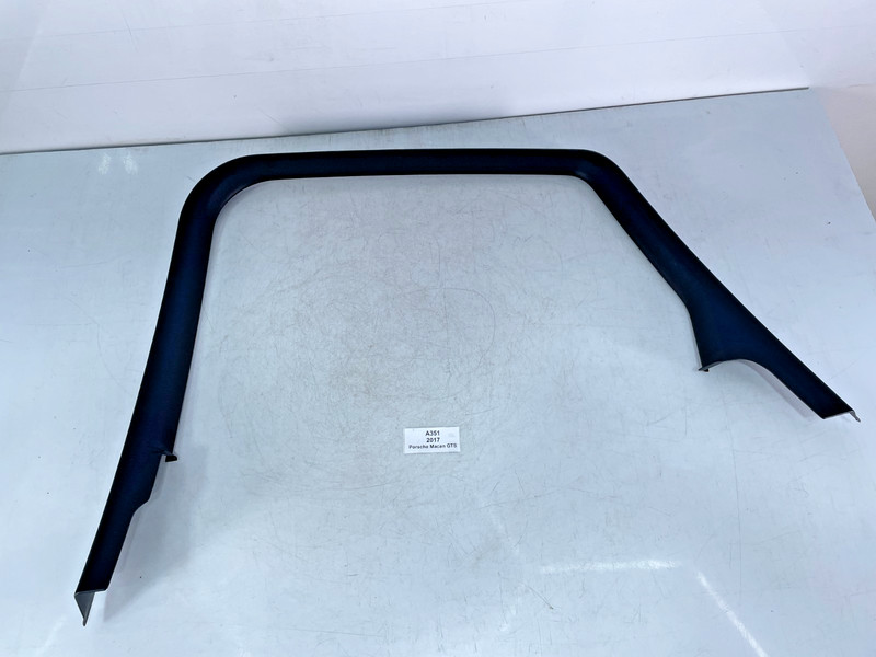 ✅ 15-18 OEM Porsche Macan GTS 95B Rear Right Side Door Window Frame Trim Cover