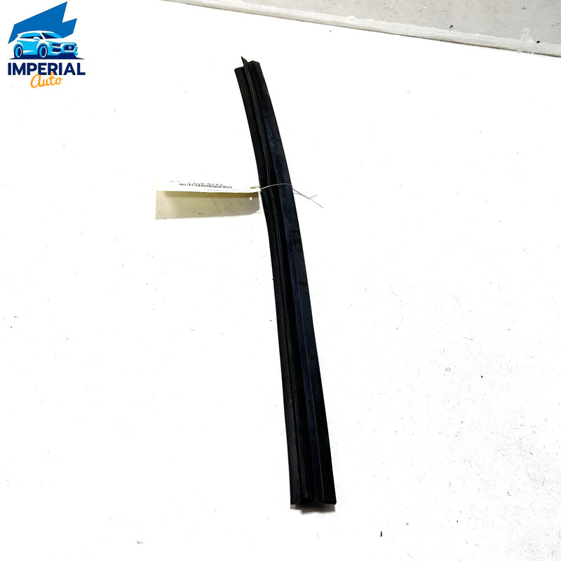18-23 TOYOTA CAMRY Rear Right Passenger Door Lower Weatherstrip Seal OEM
