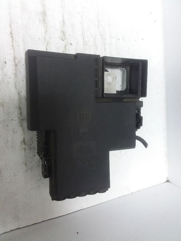 Positive Terminal Junction Fuse Block 2021-2024 Trailblazer OEM 42757805