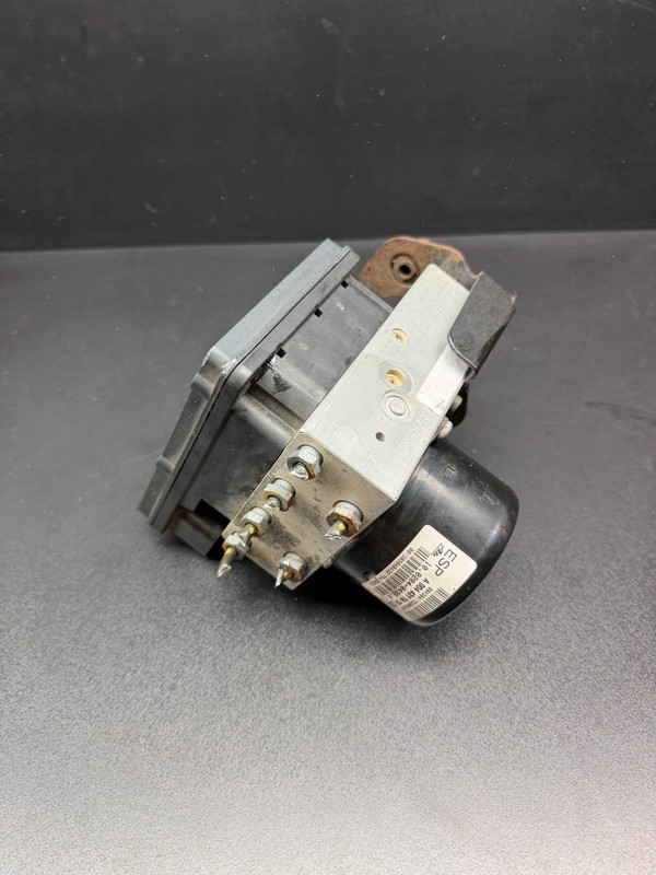 2005-2008 Chrysler Crossfire, ABS Anti-Lock Brake Pump W/ Module A193 545 05 32