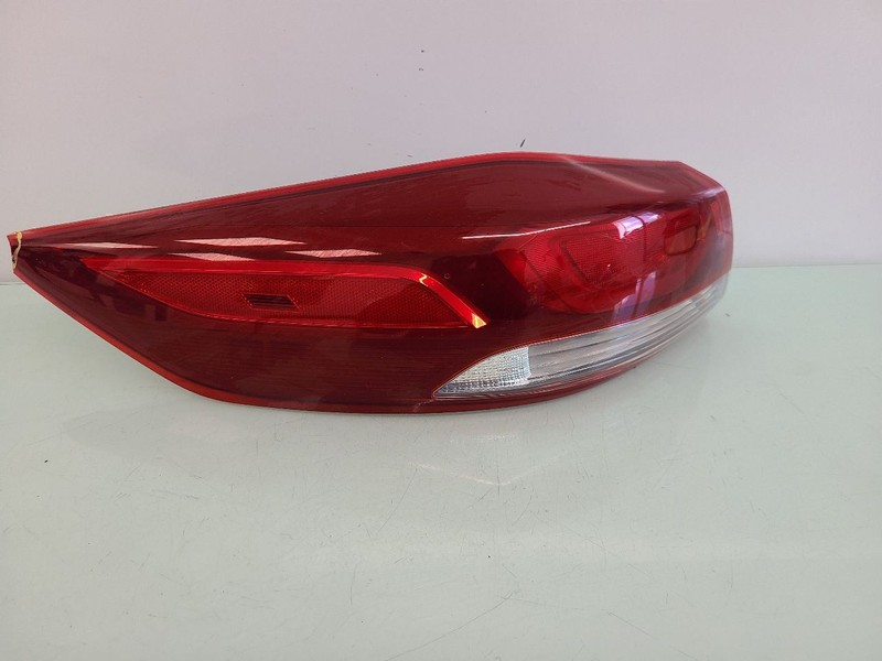 Driver Tail Light Sedan Quarter Panel Mounted Fits 17-18 ELANTRA 590497