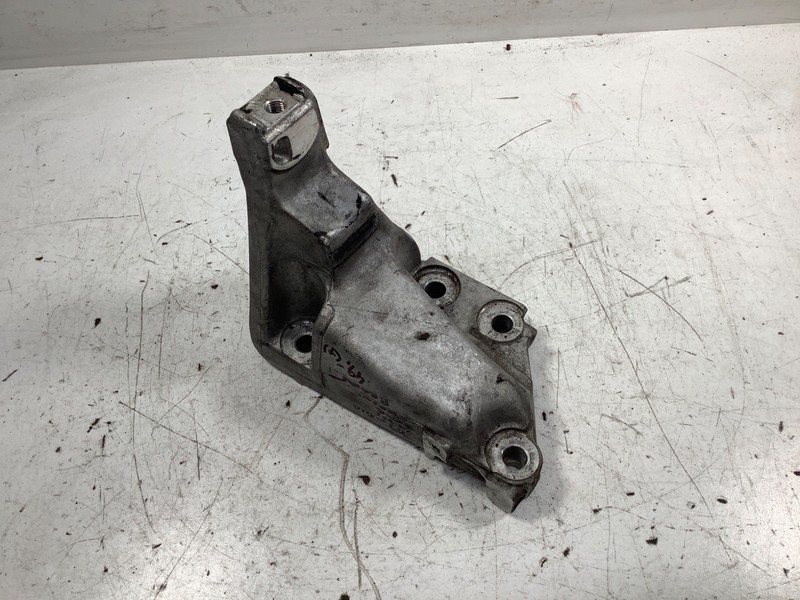 07-010 Honda Odyssey Rear Engine Bracket OEM
