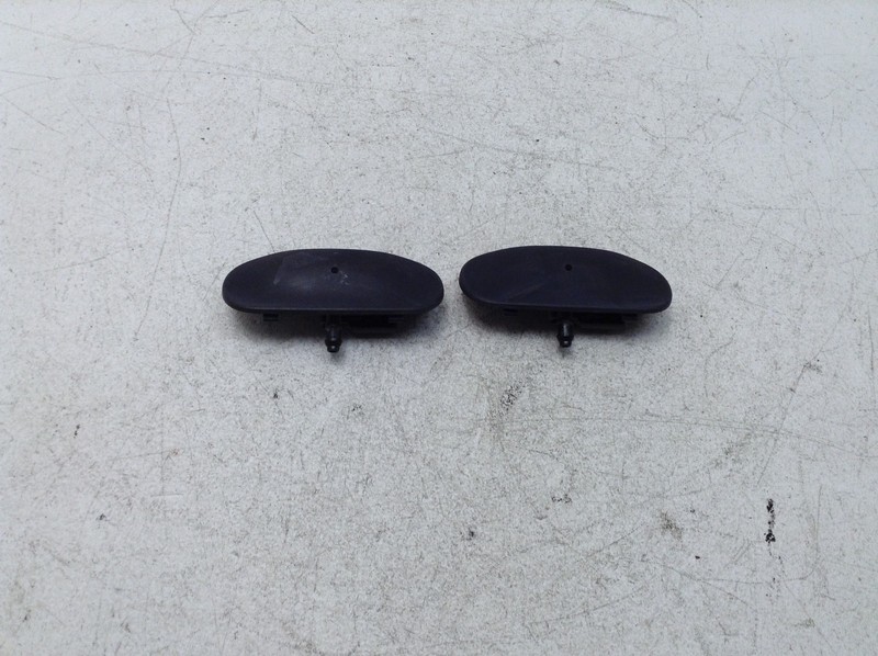 17-19 AUDI A4 RIGHT / LEFT WINDSHIELD WIPER WASHER NOZZLE SPRAYER SET OEM
