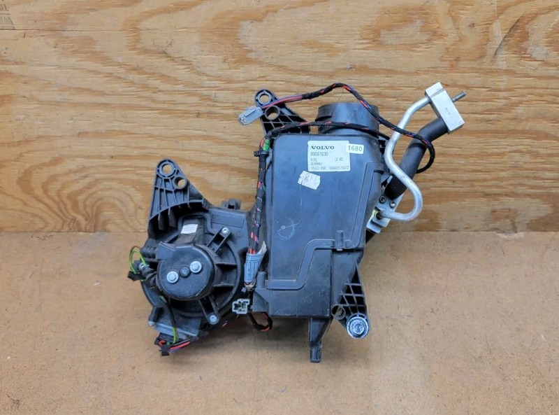 2003 2004 2005 2006 Volvo XC90 Rear A/C Heater Control Box W/motor30676410 OEM