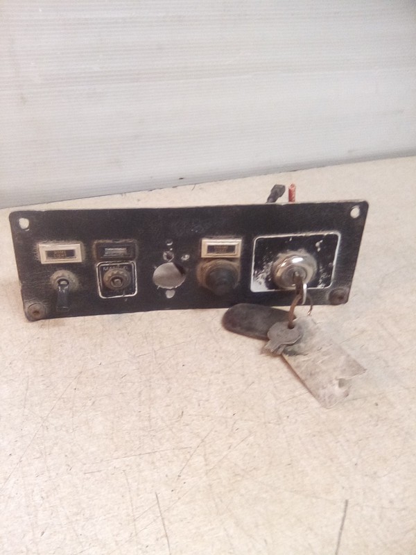 1990 Kenworth T450 Switch Ignition Panel W/ Key K176-4280