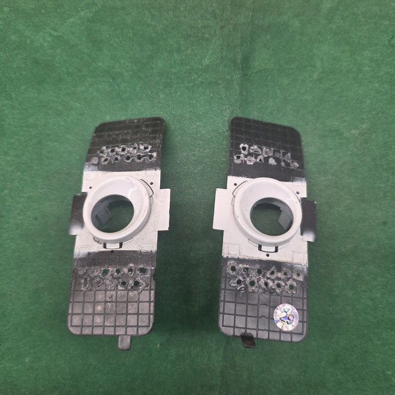 2016-2023 VOLVO XC90 T6 FRONT BUMPER Parking Sensor Holder Brackets OEM WHITE