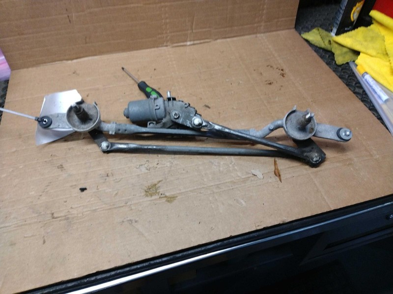 2019 GMC Terrain Wiper Motor OEM 84437374 White 218k Miles 6 Month Warranty