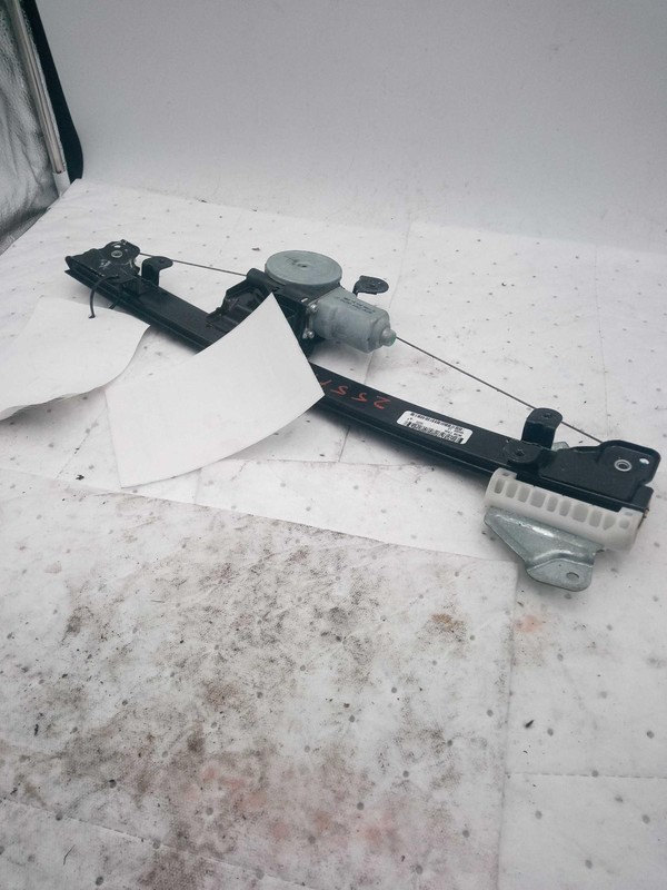 2016 Nissan Altima Front Right Window Regulator Grey 421991 Used 130K Miles