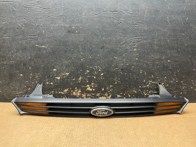 2000 to 2004 Ford Focus Front Upper Grille Grill With Emblem Oem AA9033 DG