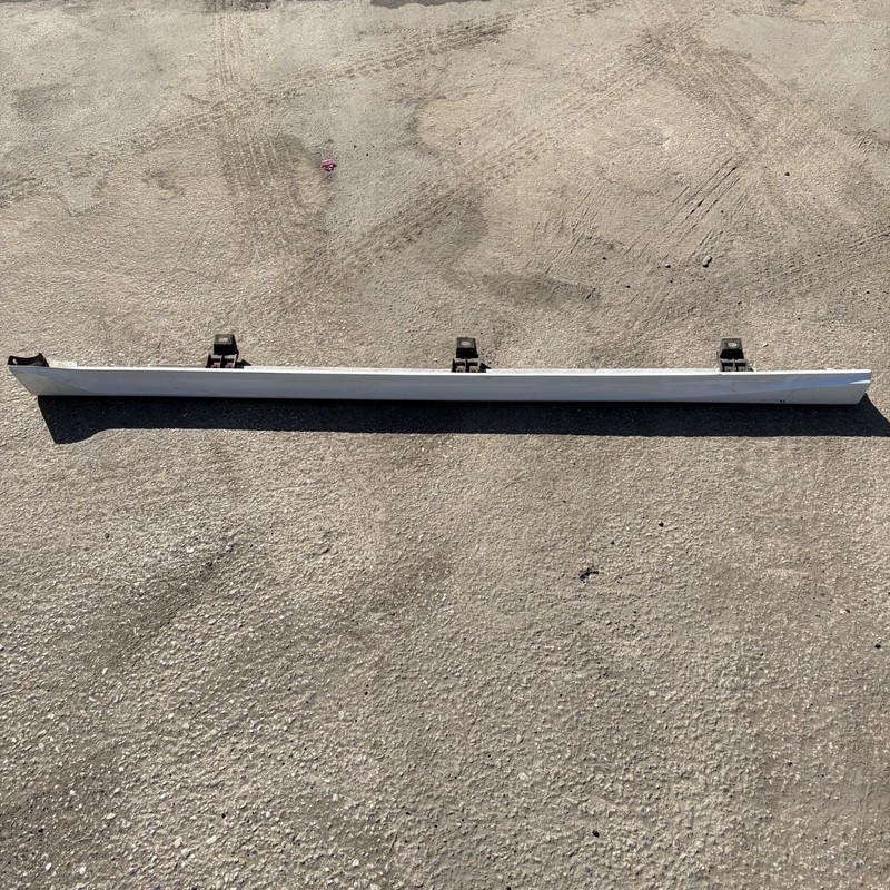 07-08 Honda Fit Sport Left Rocker Molding White 71850-SAA-003ZK OEM