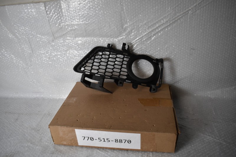 BMW M3 BASE FRONT LEFT BUMPER GRILLE 2016-2018 OEM 8 062 631