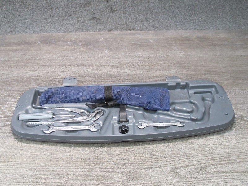 2001-2006 BMW E46 M3 CONVERTIBLE EMERGENCY TRUNK SPARE TIRE W/ BOX HOLDER