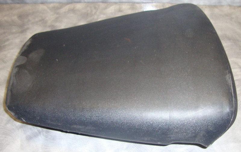 2002 Yamaha YZFR6 YZFR6L YZF R6 YZFR R600 Rear Passenger Seat Rider Back 2001