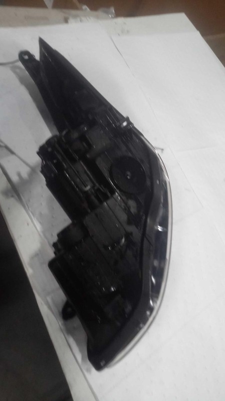 2015 Hyundai Elantra Right Headlight Assembly Black Hazy 110K Miles OEM