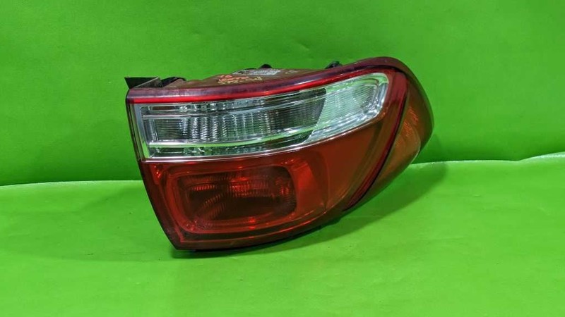 16 17 18 SORENTO DRIVER LEFT QUARTER TAILLIGHT LAMP INCANDESCENT OEM 4578-54