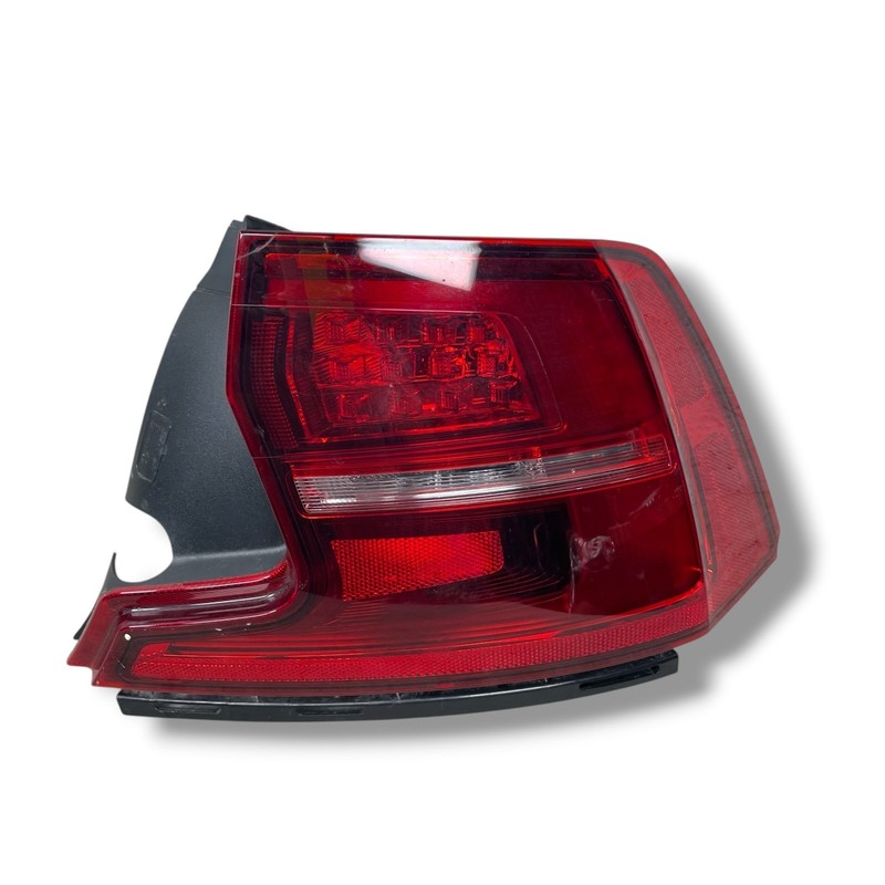 2017-20 Volvo S90 Rear Right Passenger RH Side Outer Taillight Lamp OEM 31698715