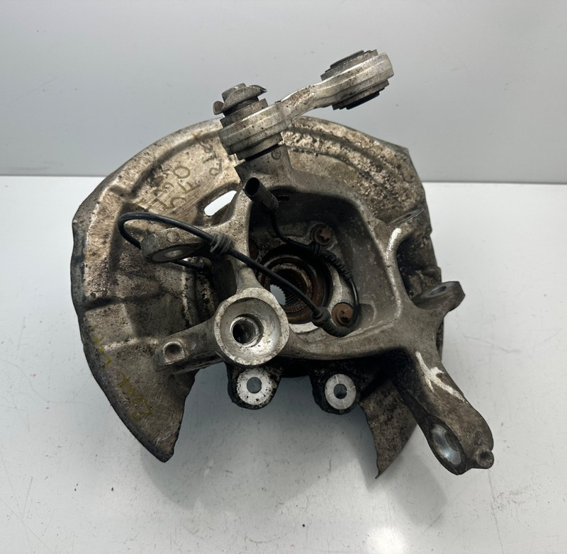 2012-2016 BMW 535 F10 REAR LEFT DRIVER SIDE SPINDLE KNUCKLE WHEEL HUB OEM