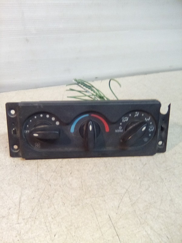 2009 International Prostar OEM3545543C4 Climate Control "BROKEN CORNER"