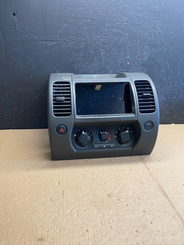 2005-2008 Nissan Xterra Radio A/C Heat Temperature Climate Control OEM AE4236 DG