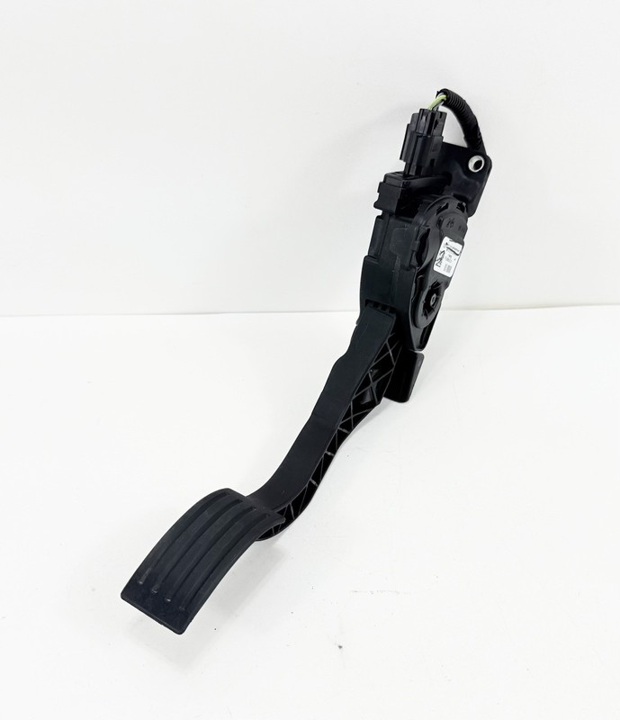 2013-2019 Ford Escape Accelerator Gas Pedal Assembly F1DC-9F836-AA OEM
