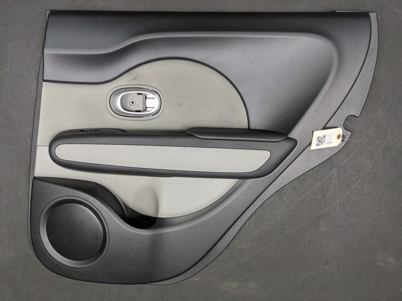 Rear Right Door Trim Panel 2019 Kia Soul 83308-B2020-DT6 2014 2015 2016 - 2018