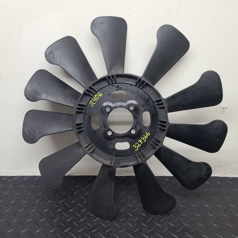 97-00 GMC Sierra Pickup Engine Cooling Fan 11 Blade OEM 15024813