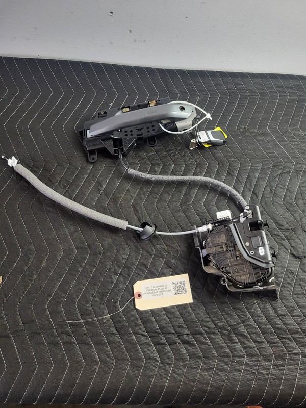 Used Oem Audi Left Driver Front Door Lock Latch & Handle for 2018-2024 Q5