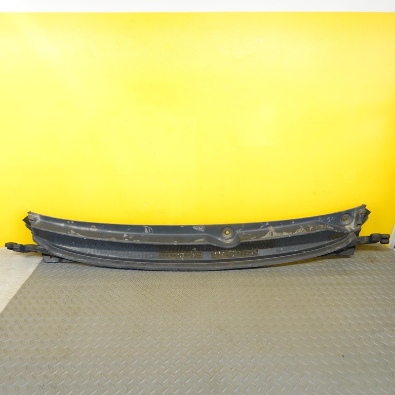 2017-2024 CHRYSLER PACIFICA FRONT WINDSHIELD COWL GRILLE PANEL OEM 68228471AF