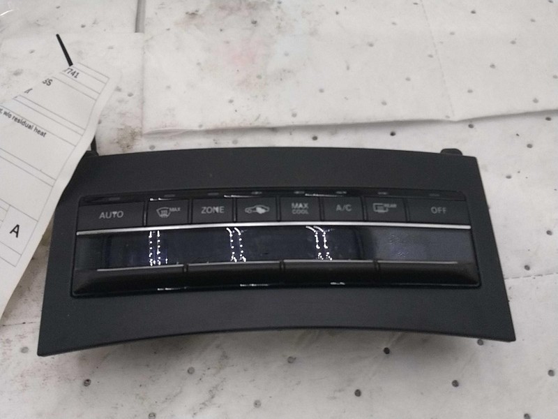 2015 Mercedes E-Class A/C Selector Switch Black OEM 2129005926 Worn Buttons