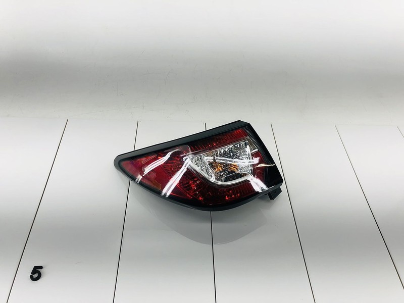 13-17 CHEVROLET TRAVERSE REAR LEFT DRIVER SIDE OUTER TAIL BRAKE LIGHT OEM