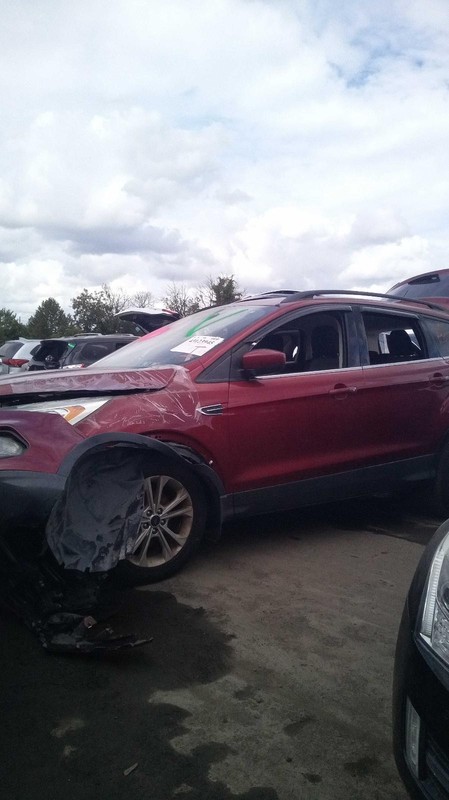 Used Front Right Door Glass Front fits: 2017 Ford Escape w/acoustic glass SE R.