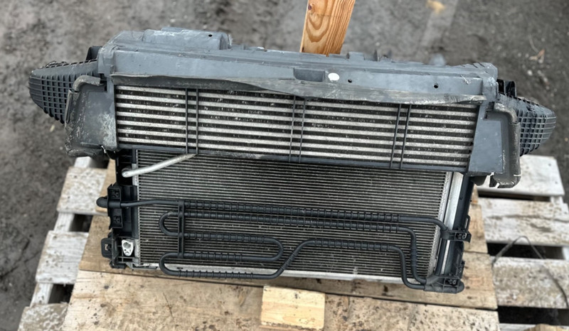 12-15 Mercedes W204 C250 Engine Motor Cooling Radiator A/C AC Condenser Assembly