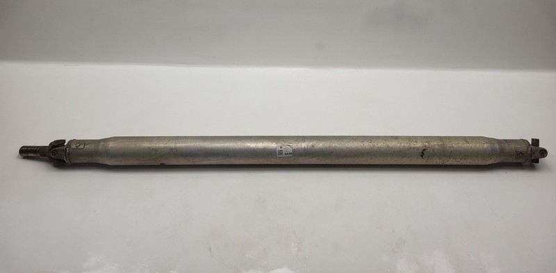 2014-2018 GMC Sierra Pickup 1500 Rear Drive Propeller Shaft 5.3L OEM 23251181