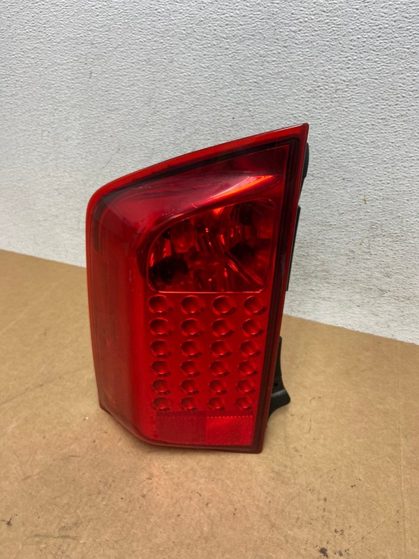 2004 to 2010 Infiniti Qx56 Left Driver LH Side Tail Light OEM AE3136 LK