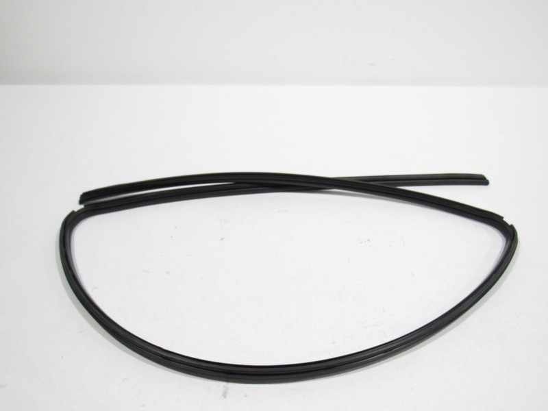 Mercedes E63 S W213 2018 Front Center Sunroof Roof Weatherstrip Seal 18-20 ; :O