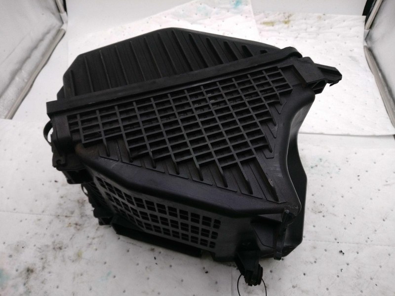 2016 Hyundai Santa Fe Air Cleaner Assembly OEM 2.0L Turbo Used 111K Miles