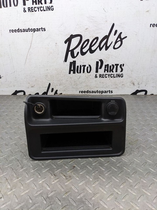 2004 2005 GMC Sierra Center Console Dash Cubby Lighter Power Outlet Stor 1188494