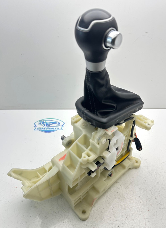 2017-2019 KIA SOUL Automatic Gear Shifter Select Lever OEM 46700-B2420