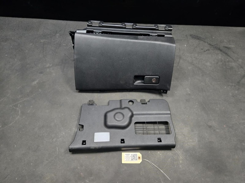 Glove Box w/ Under Cover 2022 Kia Stinger 84510-J5000 2018 2019 2020 - 2023