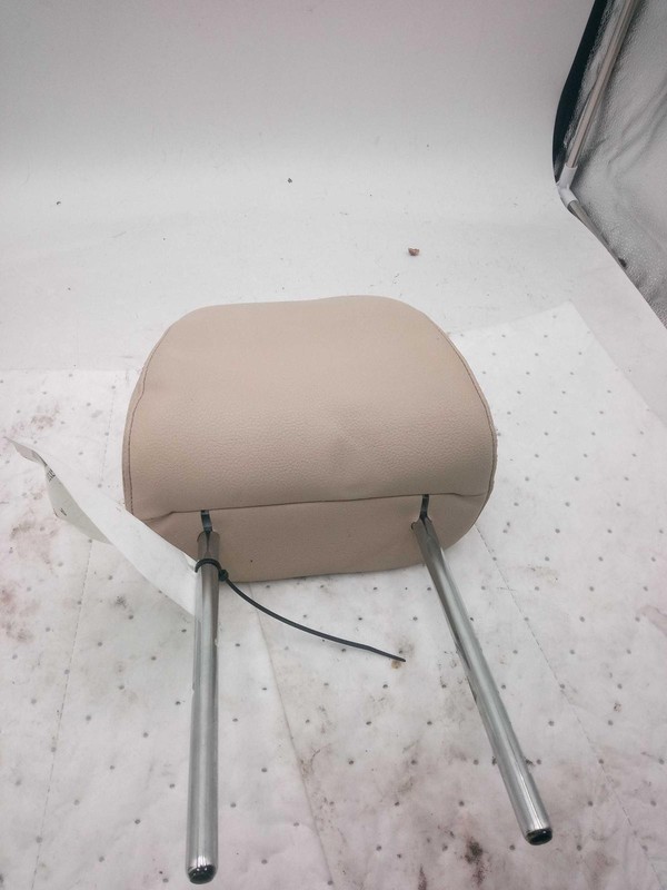 2011 Volkswagen Jetta White Headrest OEM Used 4DR 215K Miles NJ25-24958-639550