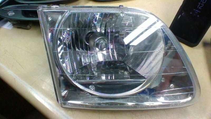 Passenger Headlight Heritage Fits 97-04 FORD F150 PICKUP 101573