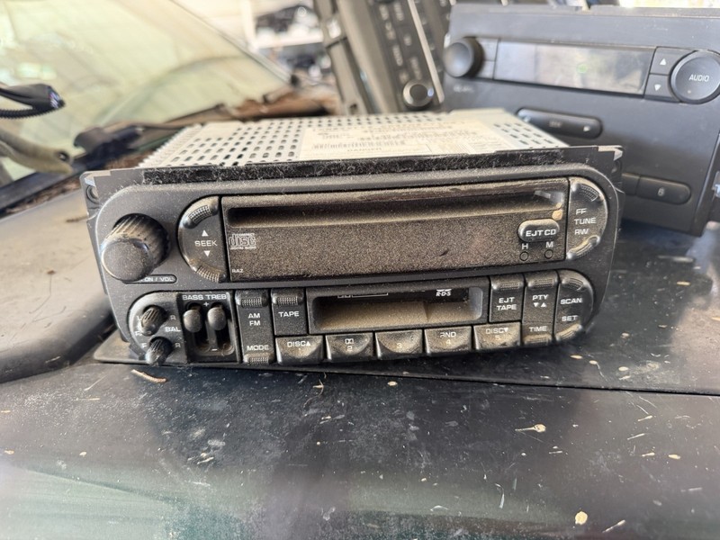 Dodge Chrysler Jeep Radio Cassette RAZ 02-07 P05091605AD Caravan Durango Van