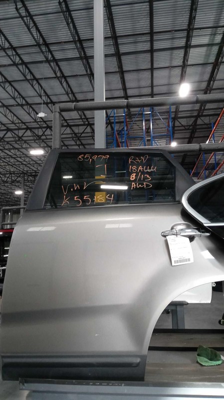 2014-2015 KIA SORENTO Left Rear Door Grey OEM 684765, PW, PL, 85K Miles